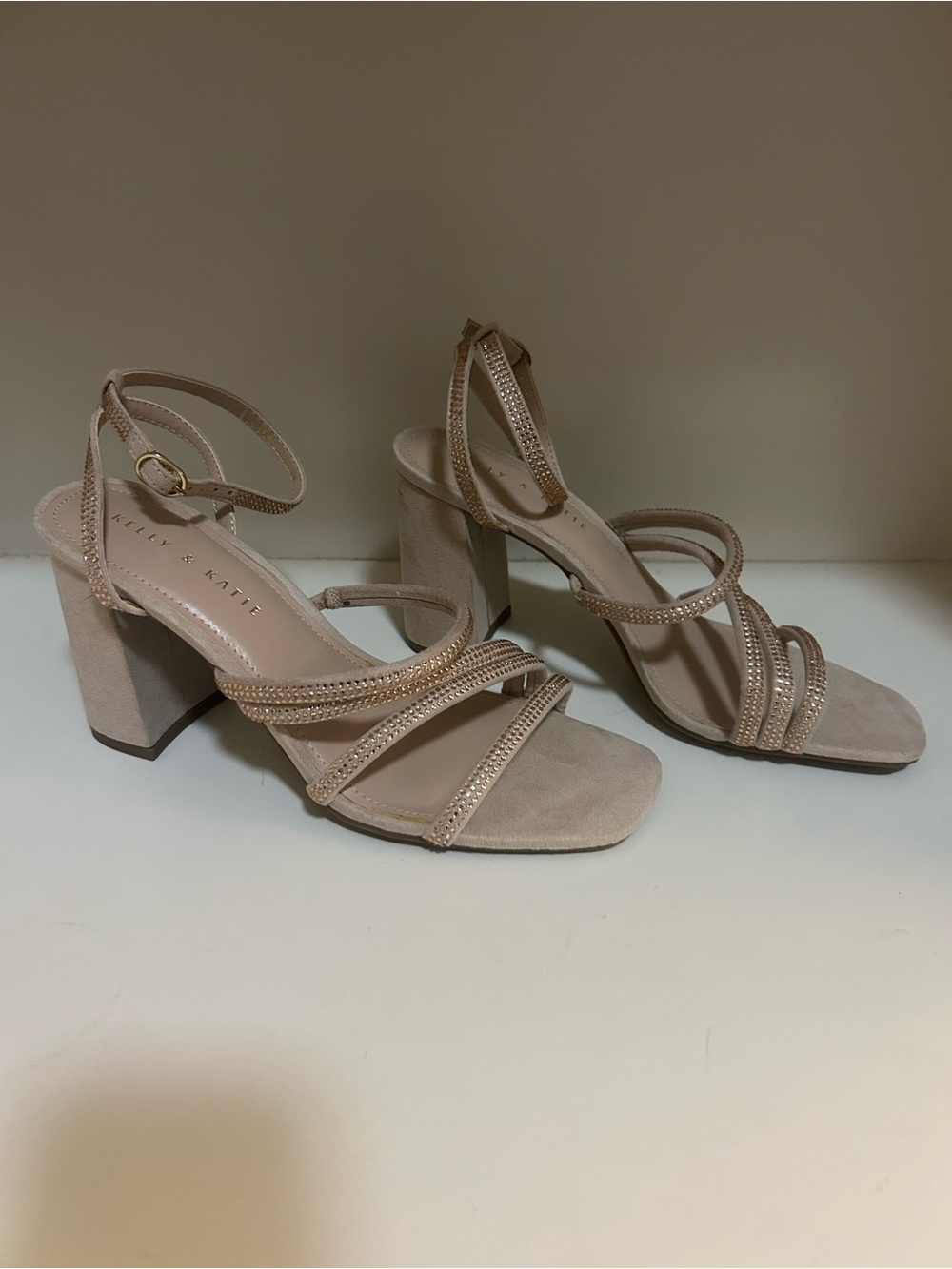 NEVER WORN! KELLY & KATIE Nude Blush Strappy Block Heel Sandals